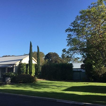 Alexander Cameron Suites Penola Bagian luar foto