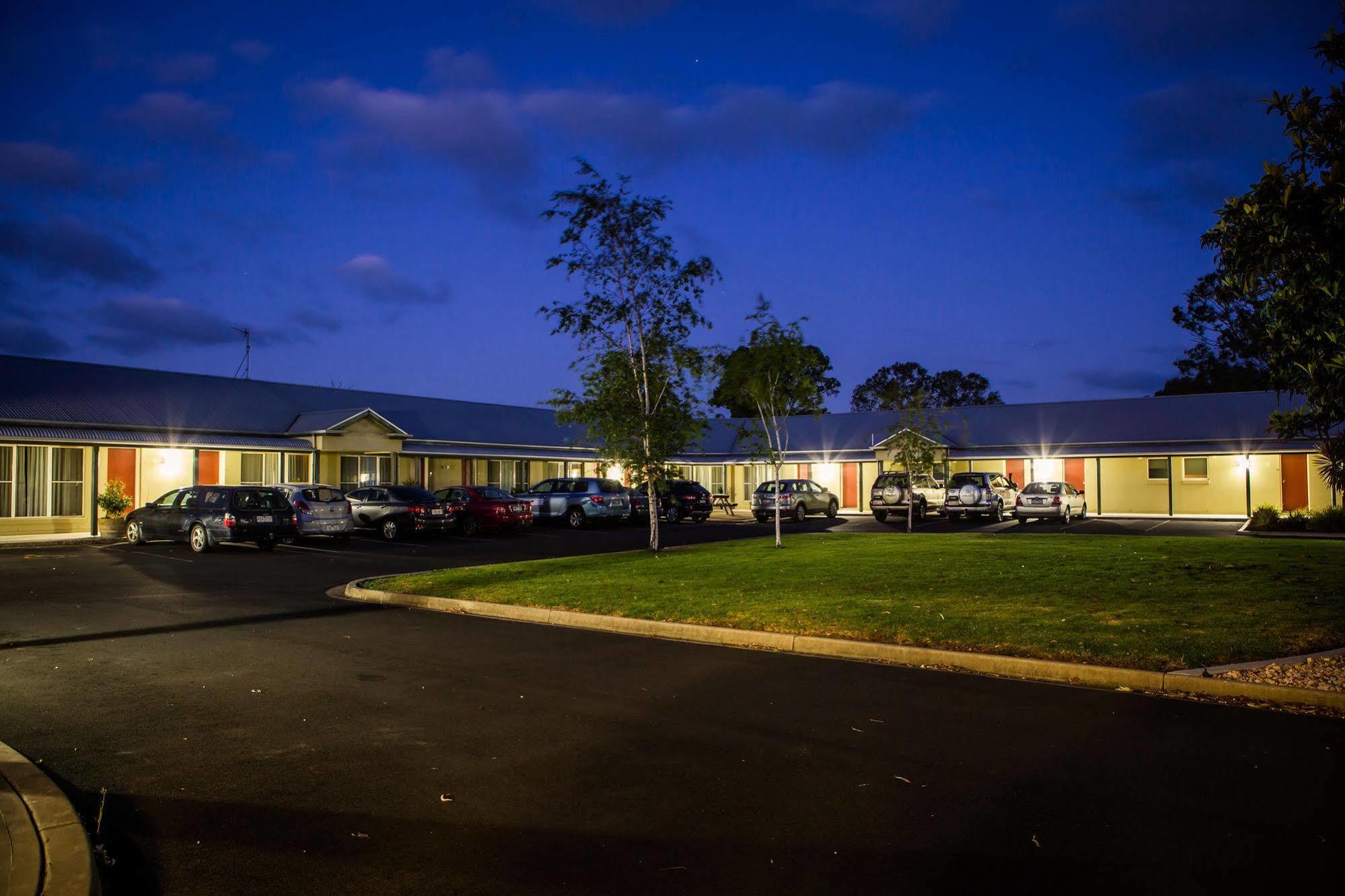Alexander Cameron Suites Penola Bagian luar foto