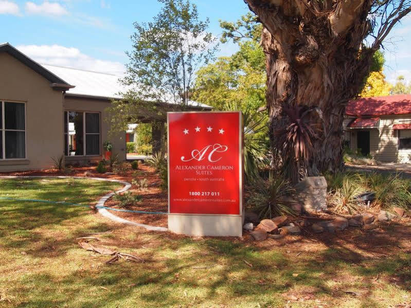 Alexander Cameron Suites Penola Bagian luar foto