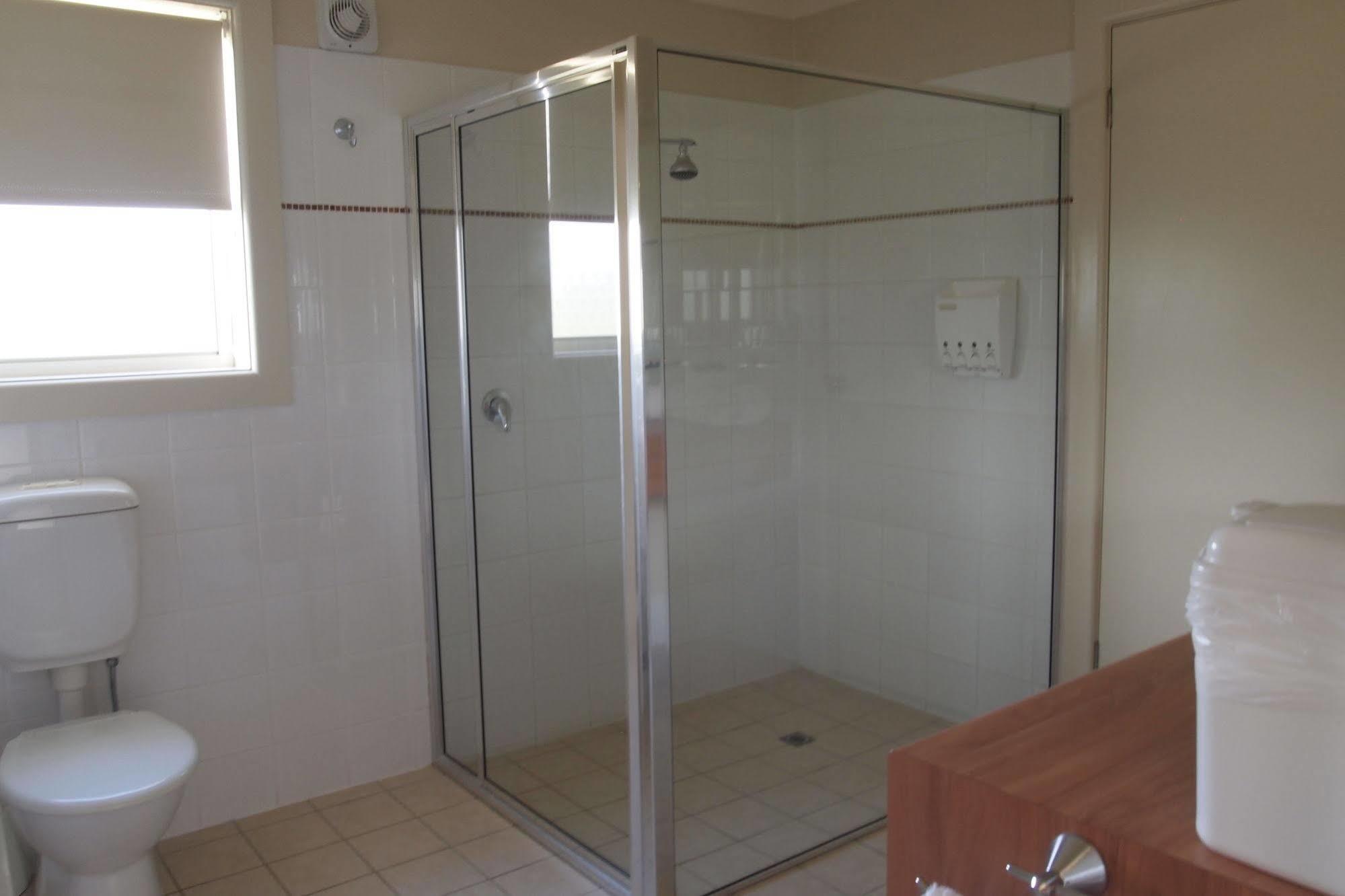 Alexander Cameron Suites Penola Bagian luar foto